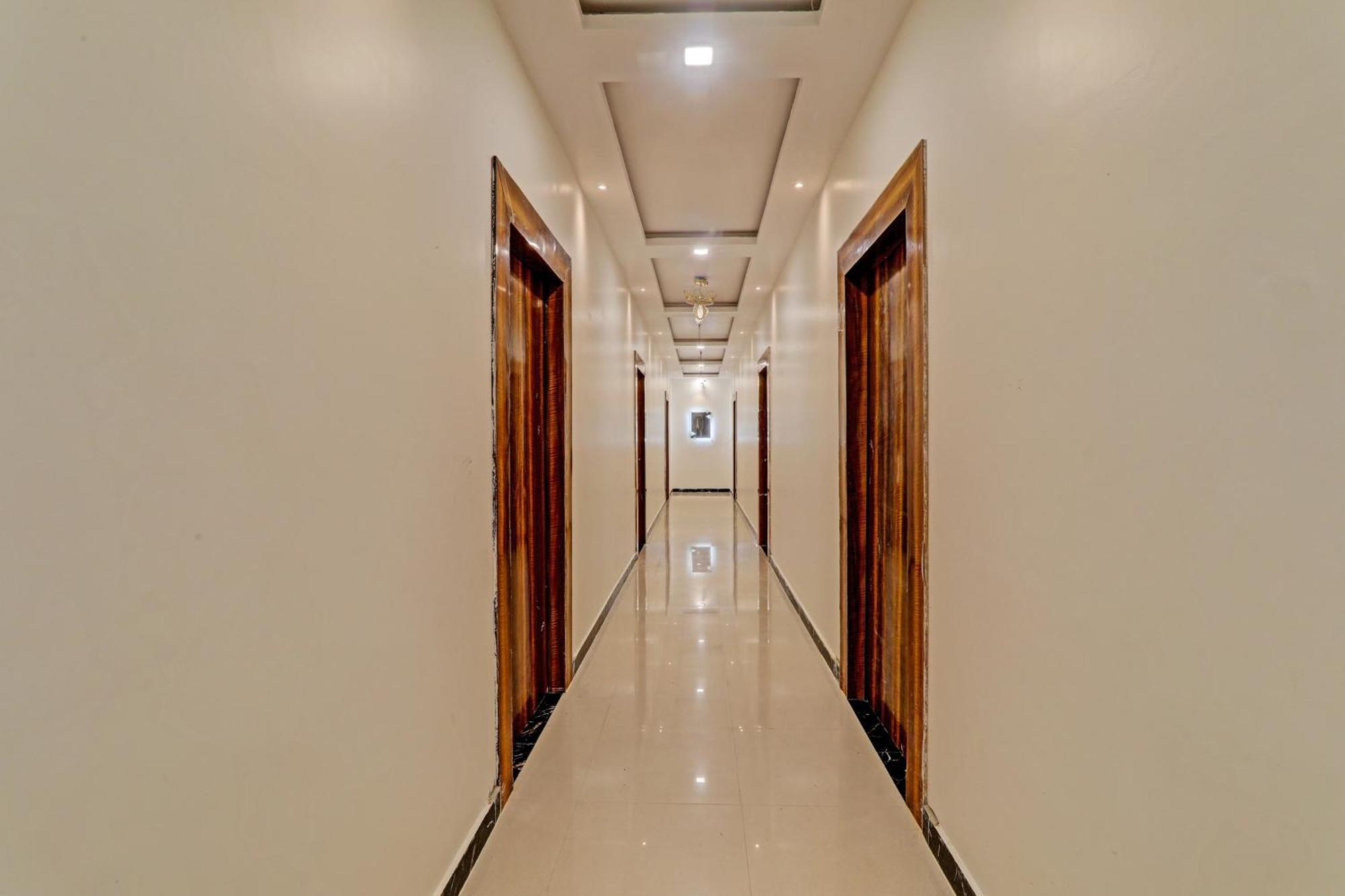Hotel O Awadh International Bela Pratapgarh Zewnętrze zdjęcie